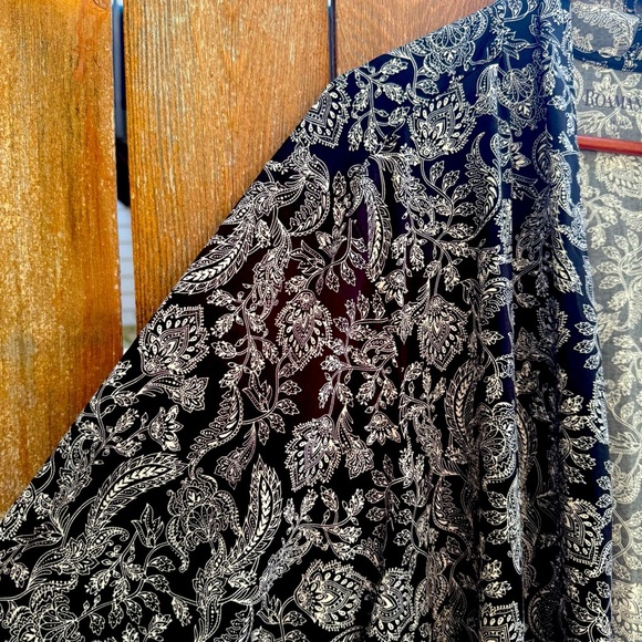 ROAMANS Women’s Black White Paisley Kimono Lightweight Cardigan Size 4X 34-36 - Picture 5 of 9